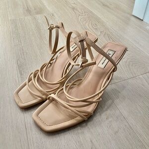 Nude strappy sandals with low heel